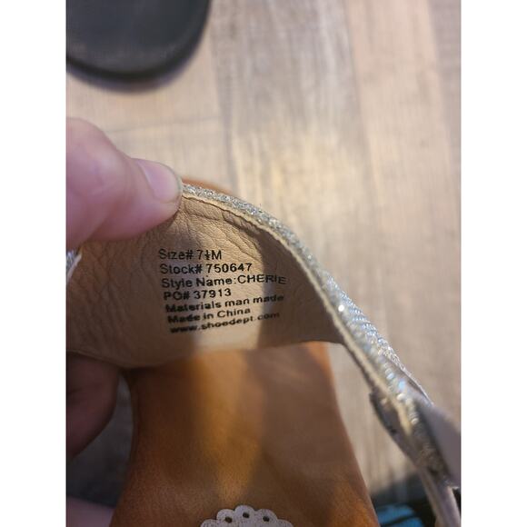 Cherie silver 3inch wedge size 7.5M woman's shoe - Picture 10 of 10